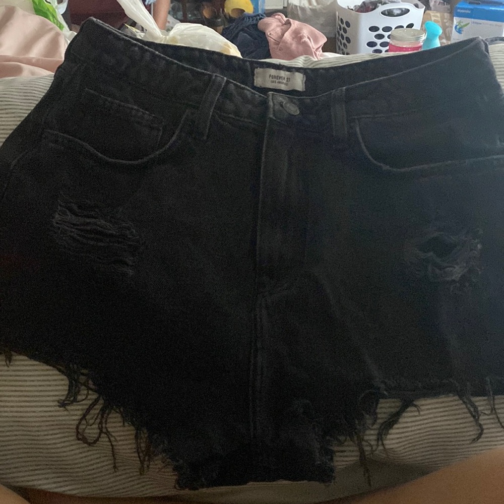 Black short from forever 21💯